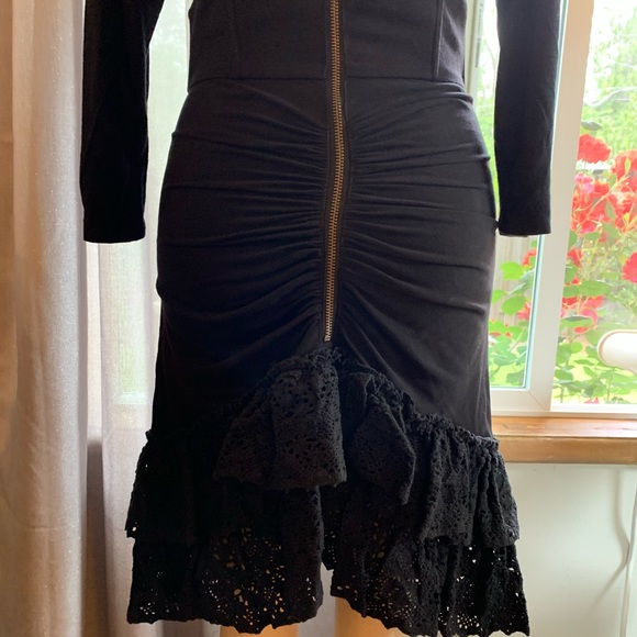 Betsey Johnson Black skirt, ruffled lace bottom, ruched back & exposed zipper. - Picture 2 of 4